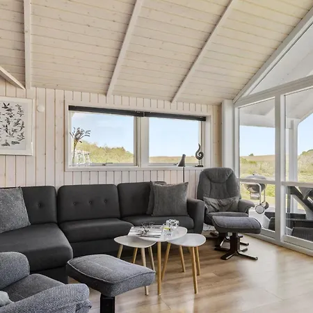 A Stunning In With 3 Bedrooms And Wifi Haderslev